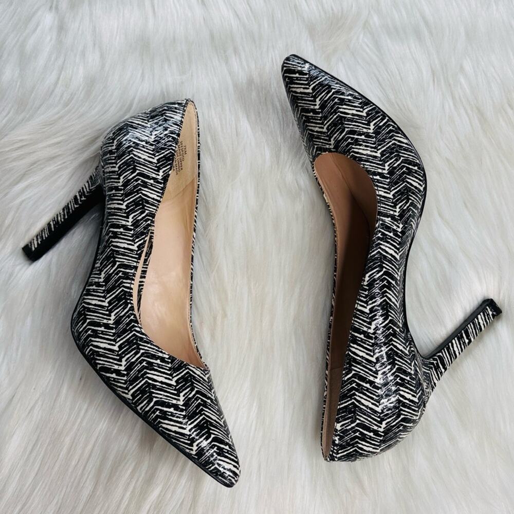 Nine West Black and White Chevron 4” Inch Stilettos